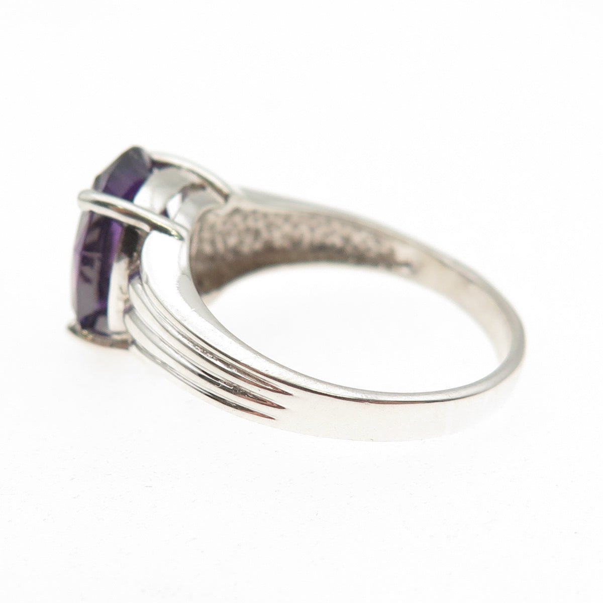 925 Sterling Silver Oval-Cut Purple C Z Ring Size 8.25