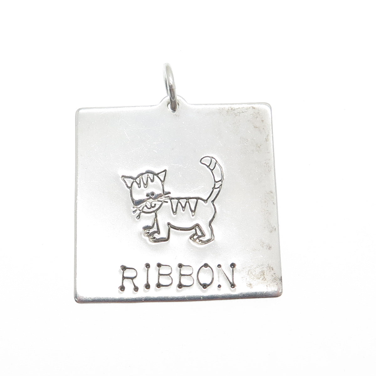 LUCY ANN ELEMENTS 925 Sterling Silver Vintage USA Ribbon Kitty Tag Pendant