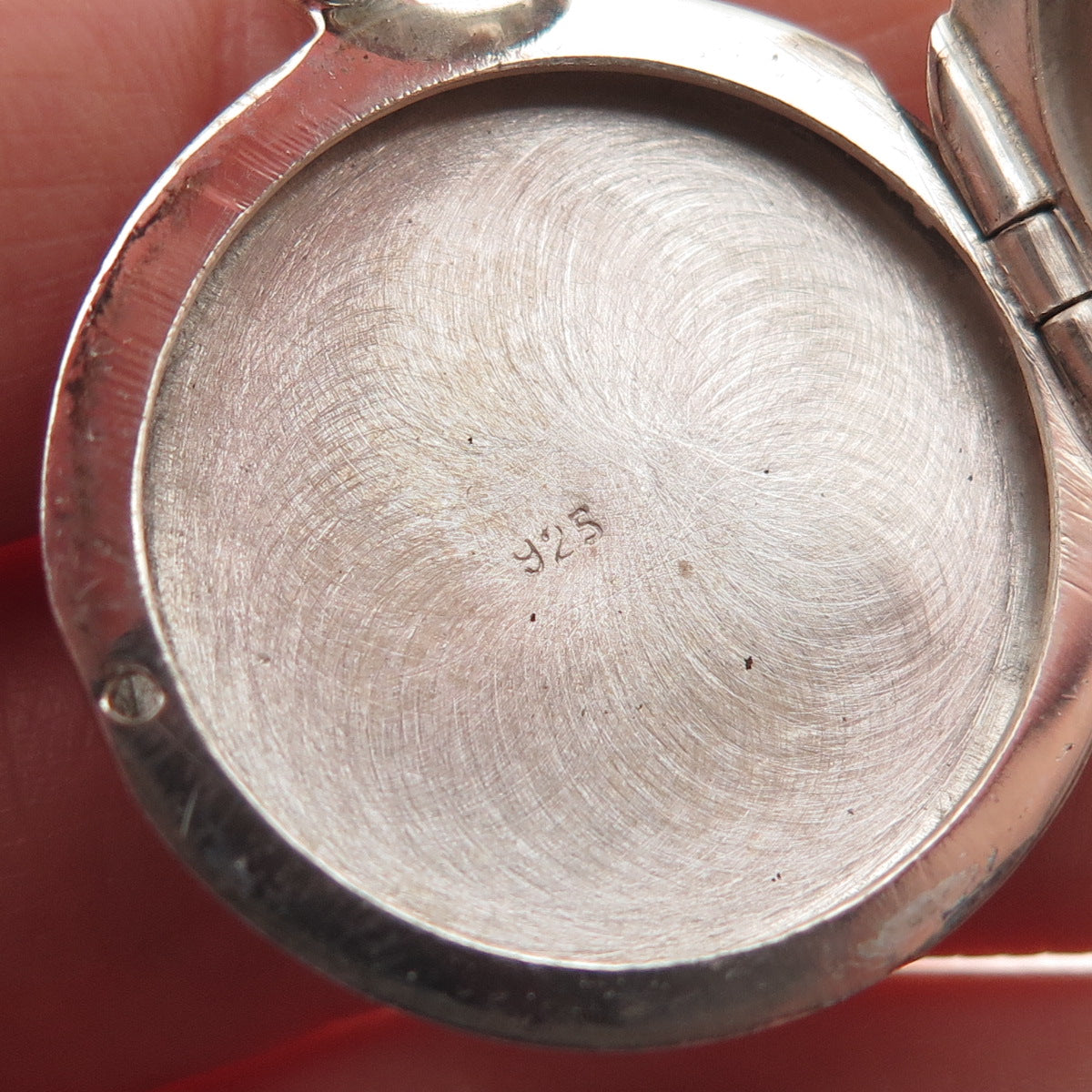925 Sterling Silver Vintage Engraved Floral Round Locket Charm Pendant