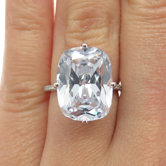 925 Sterling Silver Oval-Cut Shaped C Z Ring Size 6