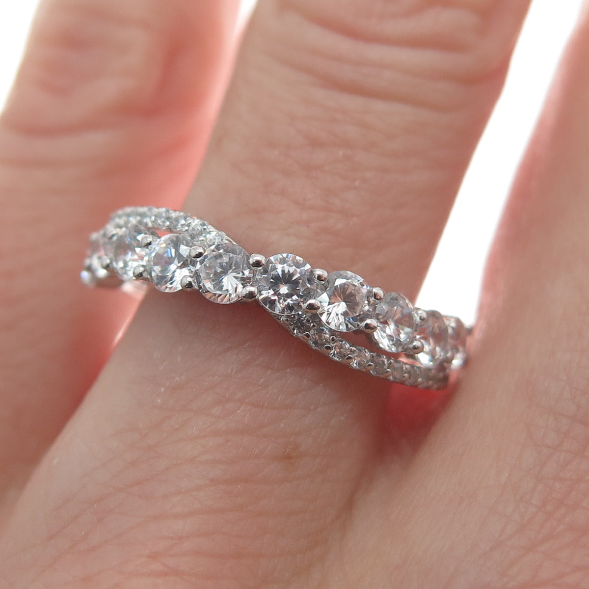 925 Sterling Silver Round-Cut C Z Crisscross Wavy Ring Size 7.25