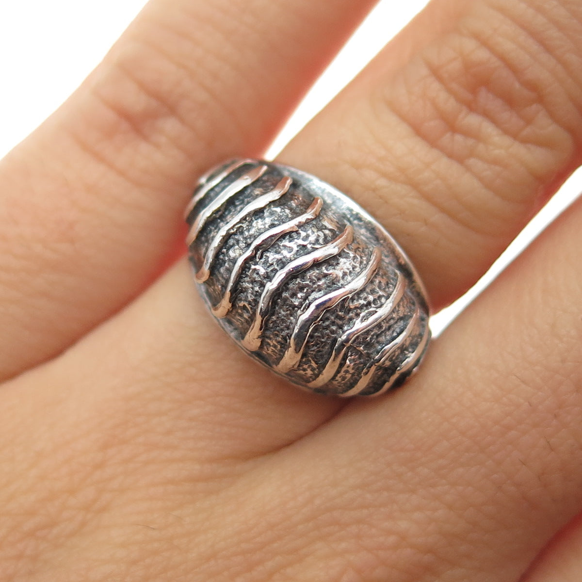 925 Sterling Silver Vintage Modernist Ribbed Dome Oxidized Ring Size 6.5