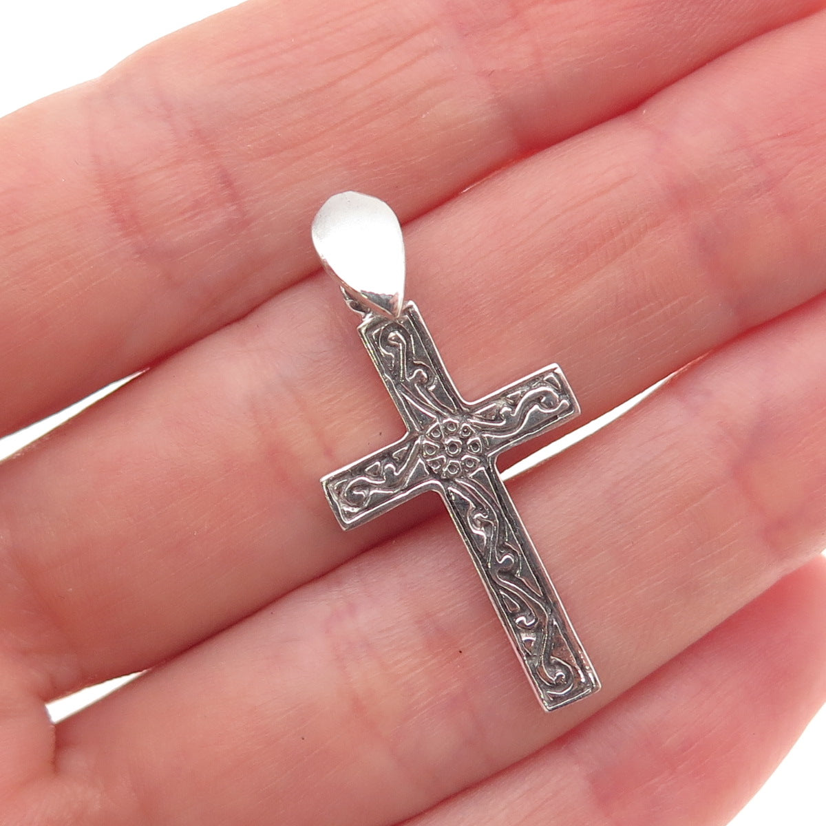 925 Sterling Silver Vintage Floral Ornate Cross Oxidized Charm Pendant