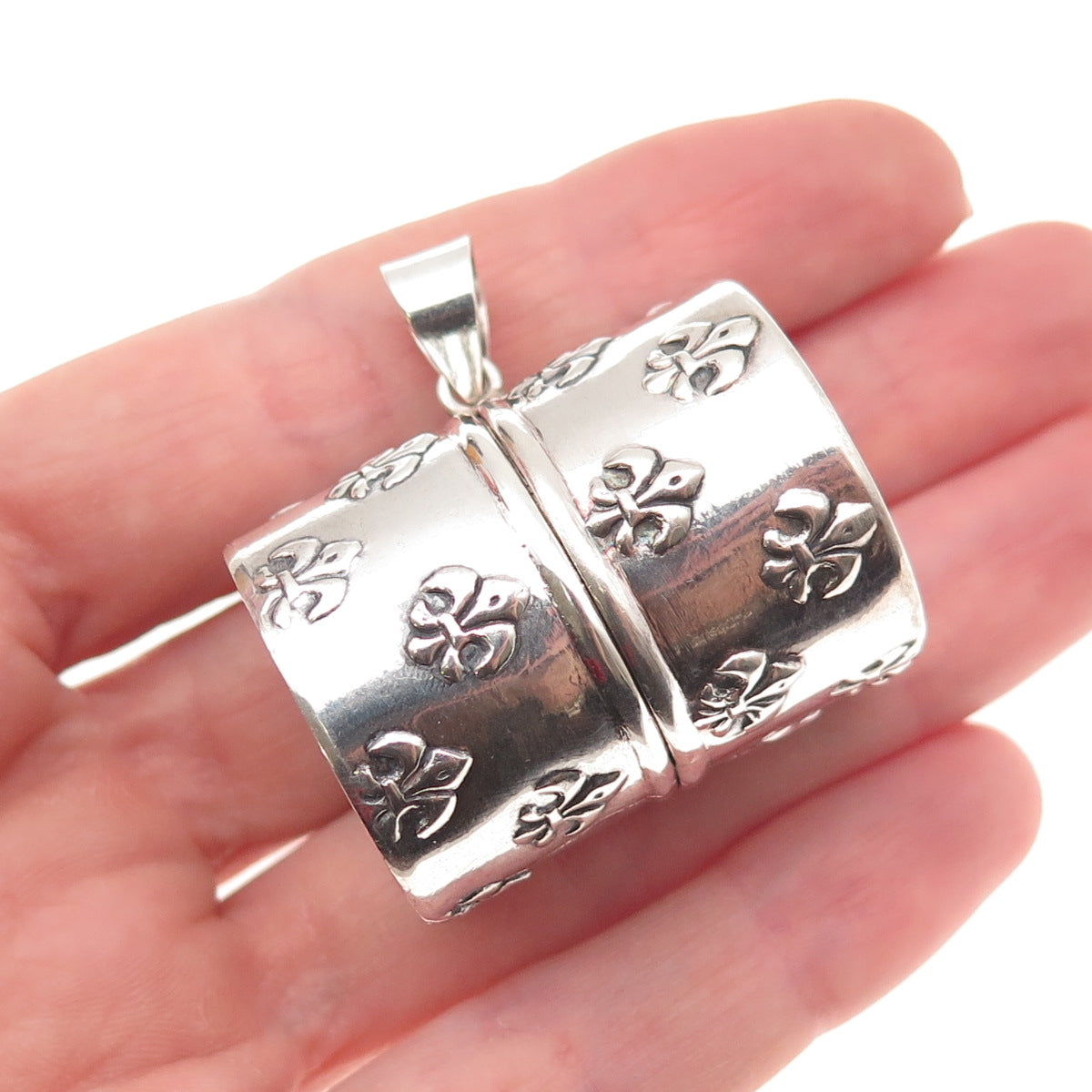 925 Sterling Silver Antique Art Deco Fleur de Lis Pill / Snuff Box Pendant