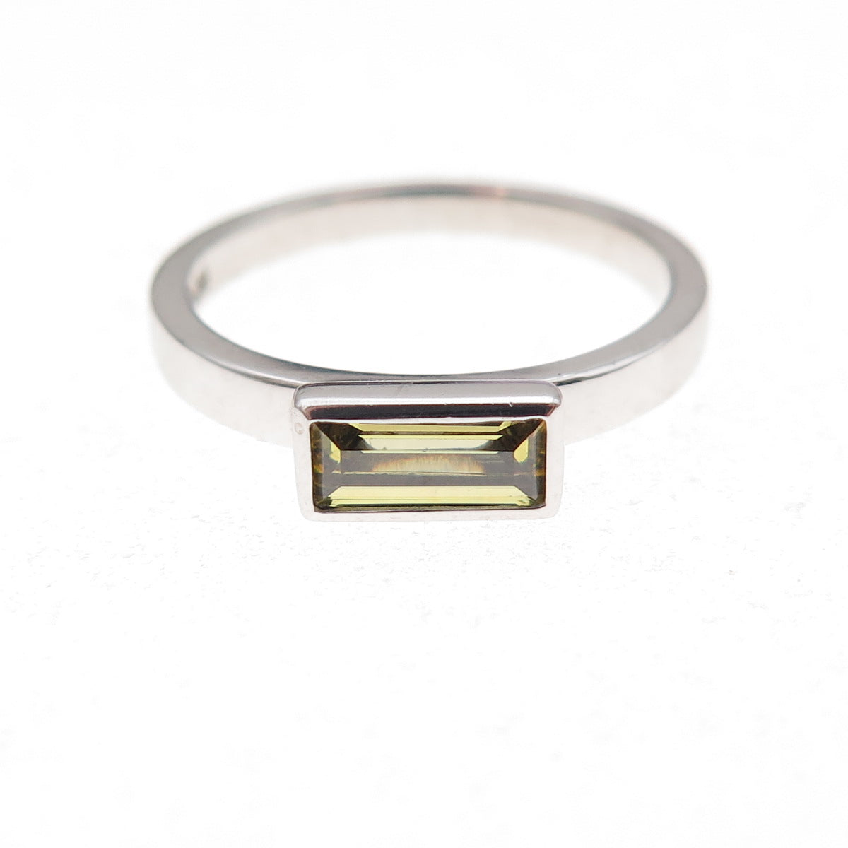 925 Sterling Silver Vintage Emerald-Cut Green C Z Ring Size 5.75