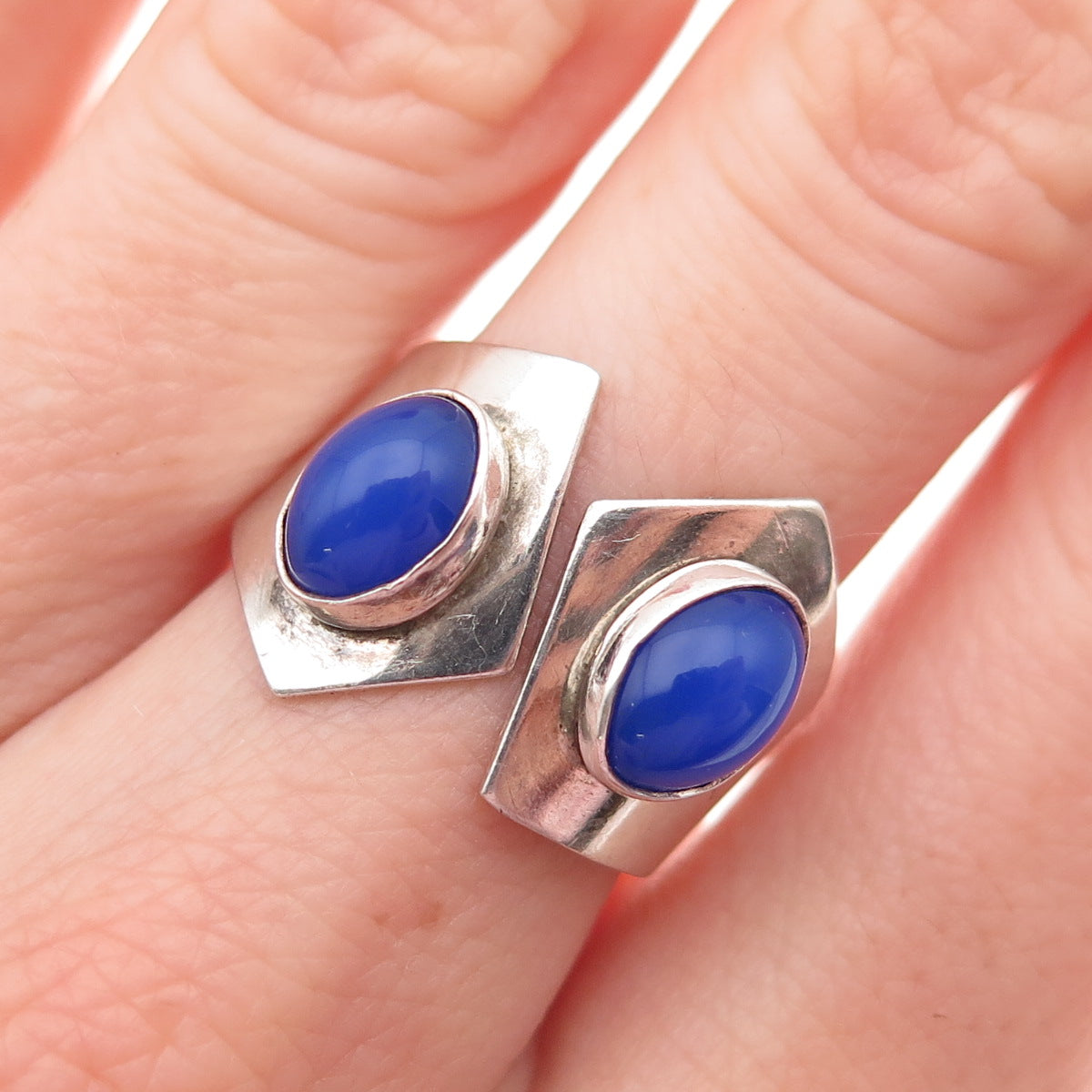 925 Sterling Vintage Israel Blue Chalcedony Modernist Adjustable Ring Size 7.25