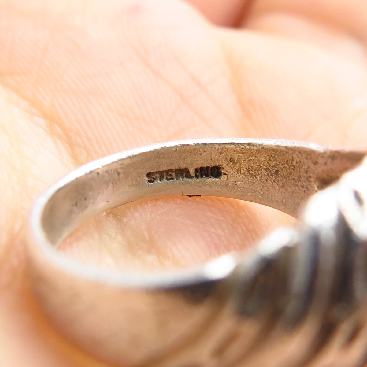 925 Sterling Silver Vintage Ribbed Ring Size 7.75