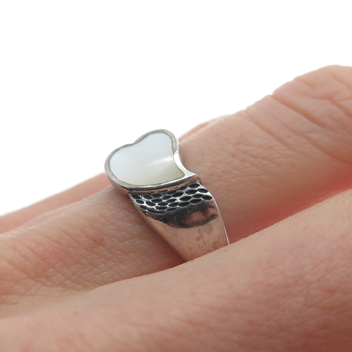 925 Sterling Silver Vintage Real Mother-of-Pearl Heart Ring Size 5.25
