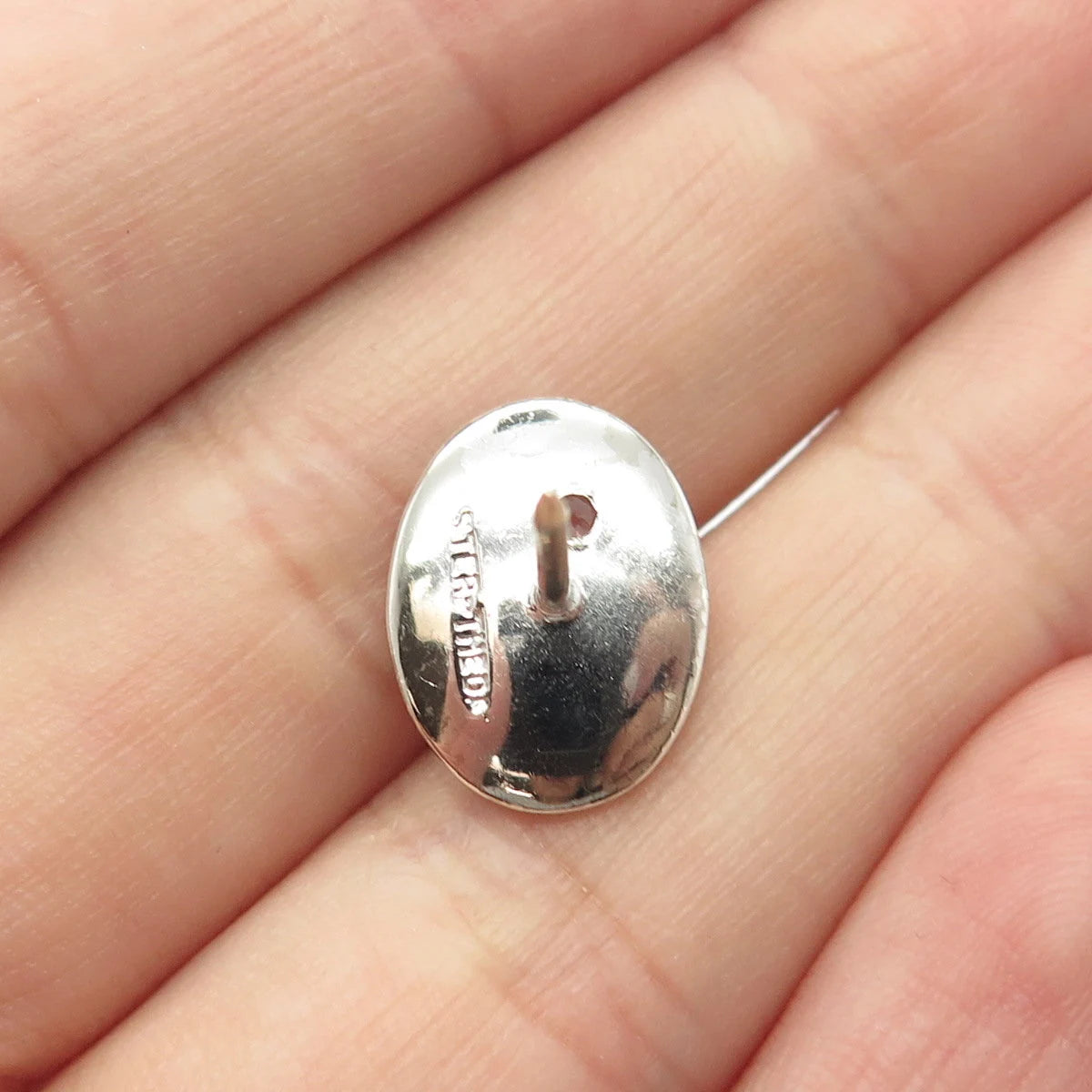 925 Sterling Silver Vintage Theda Round-Cut C Z Textured Oval Pin