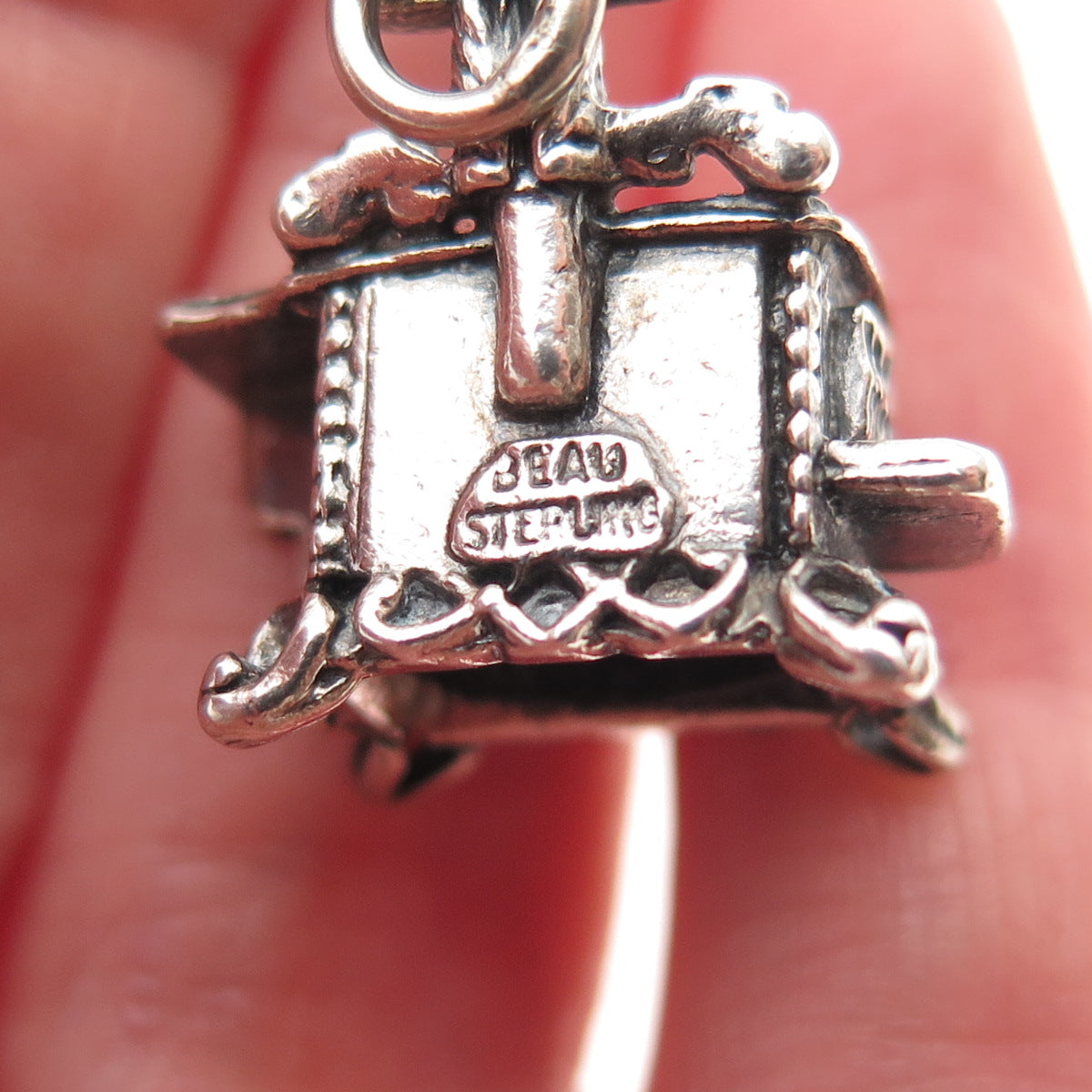 BEAU 925 Sterling Silver Vintage Cook Stove Oxidized 3D Mini Charm Pendant