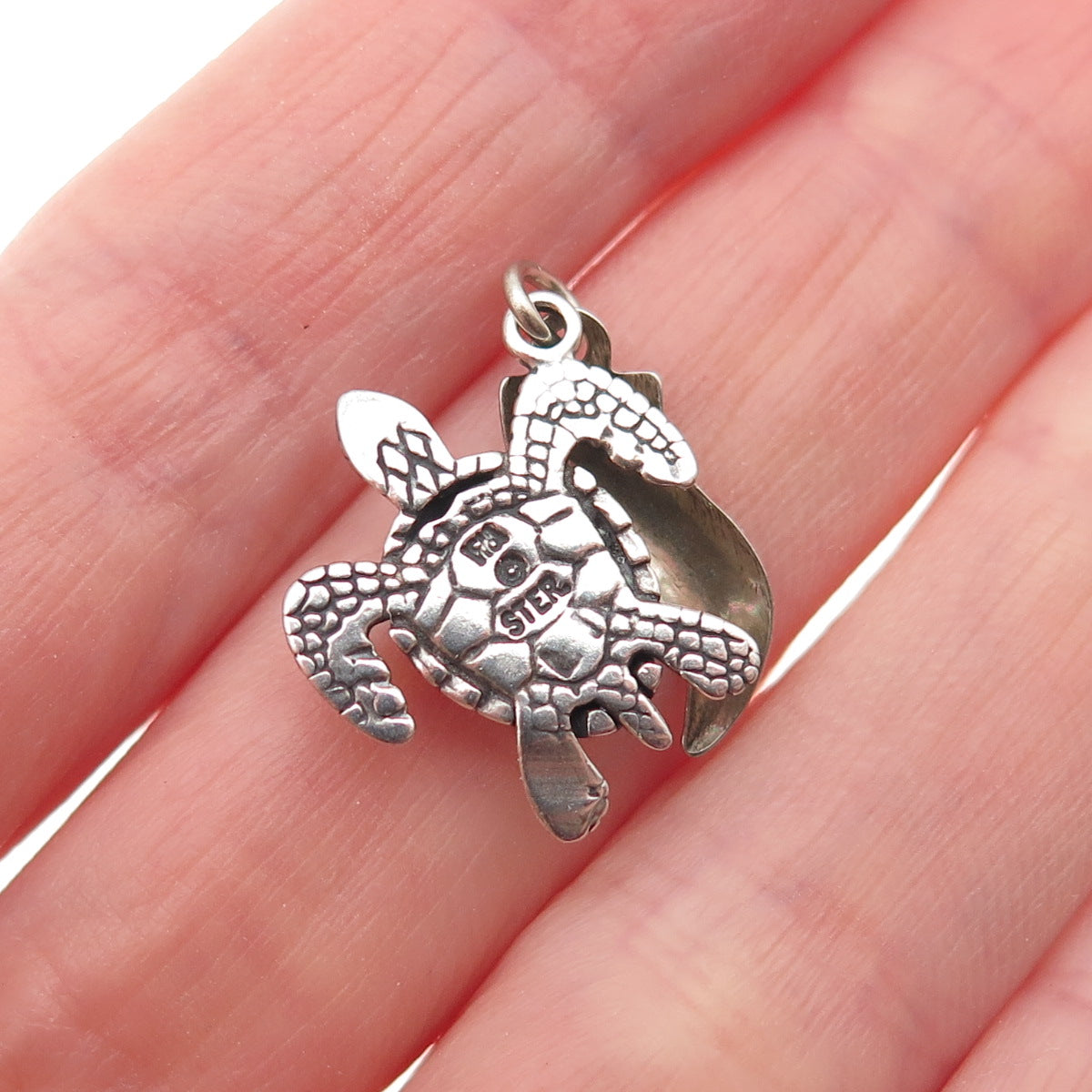 WHEELER MFG 925 Sterling Silver Vintage Turtle Sea World Mini Charm Pendant