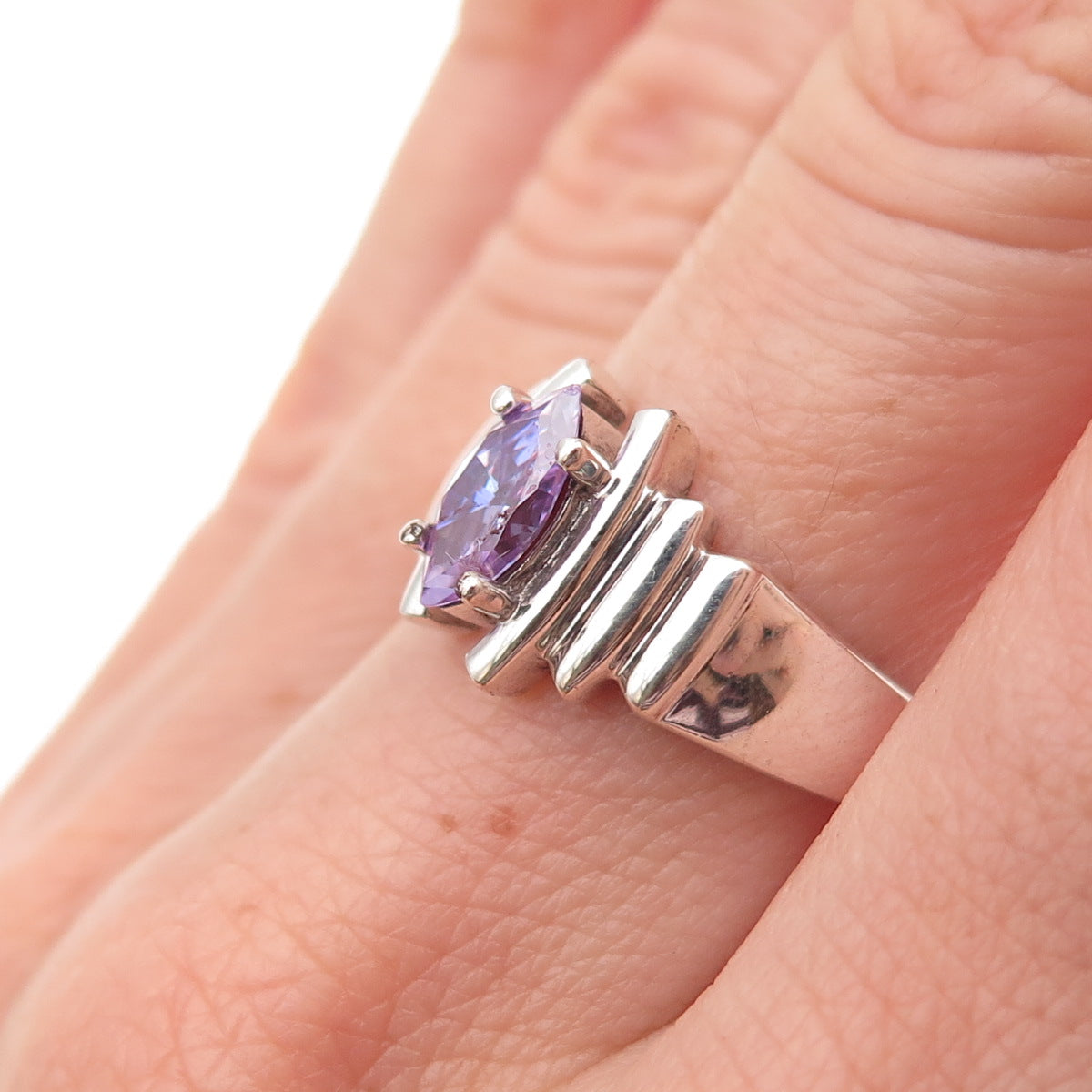 925 Sterling Silver Marquise-Cut Lavender C Z Modernist Ring Size 7
