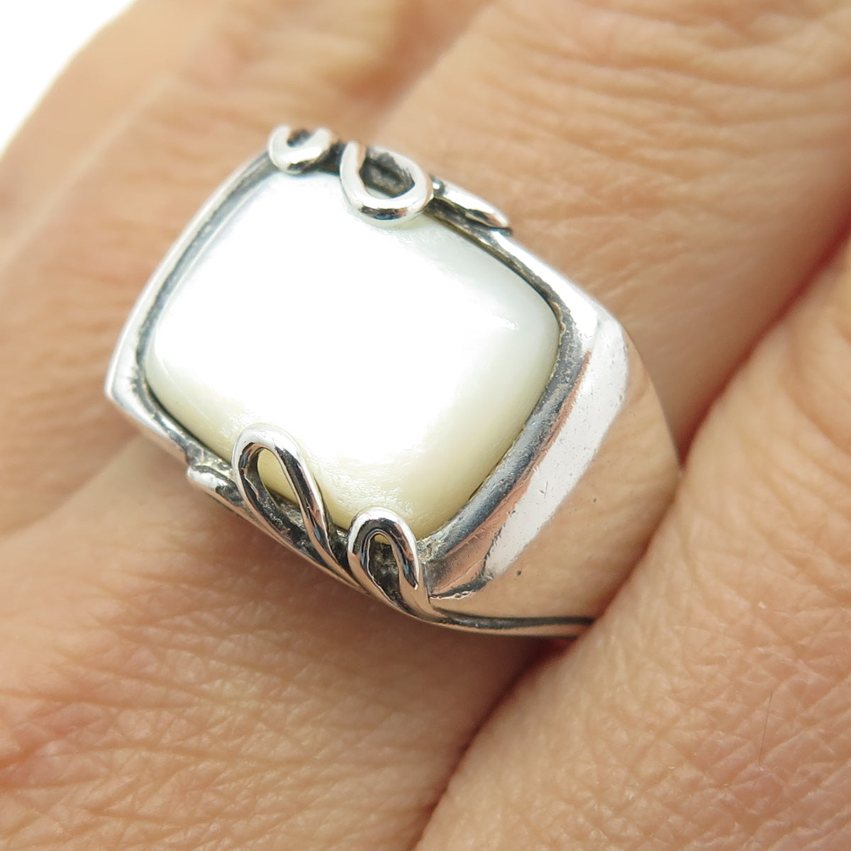 925 Sterling Silver Vintage Real Mother-of-Pearl Ring Size 10