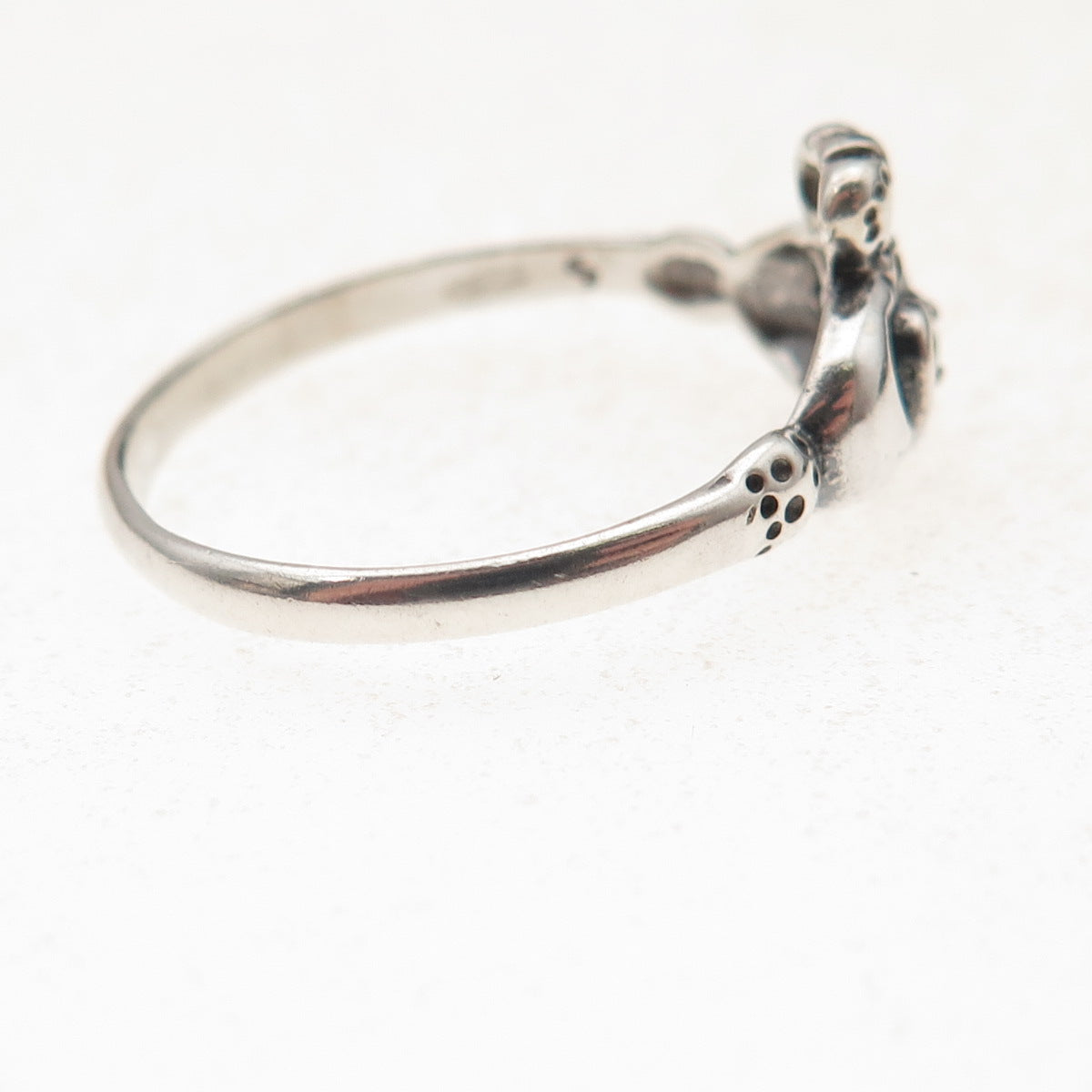Shube Sterling Silver Vintage Real Emerald Irish Claddagh Oxidized Ring Size 10