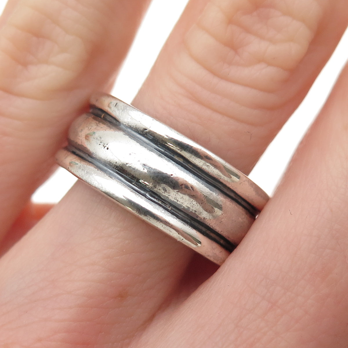 925 Sterling Silver Vintage Modernist Ribbed Oxidized Band Ring Size 6