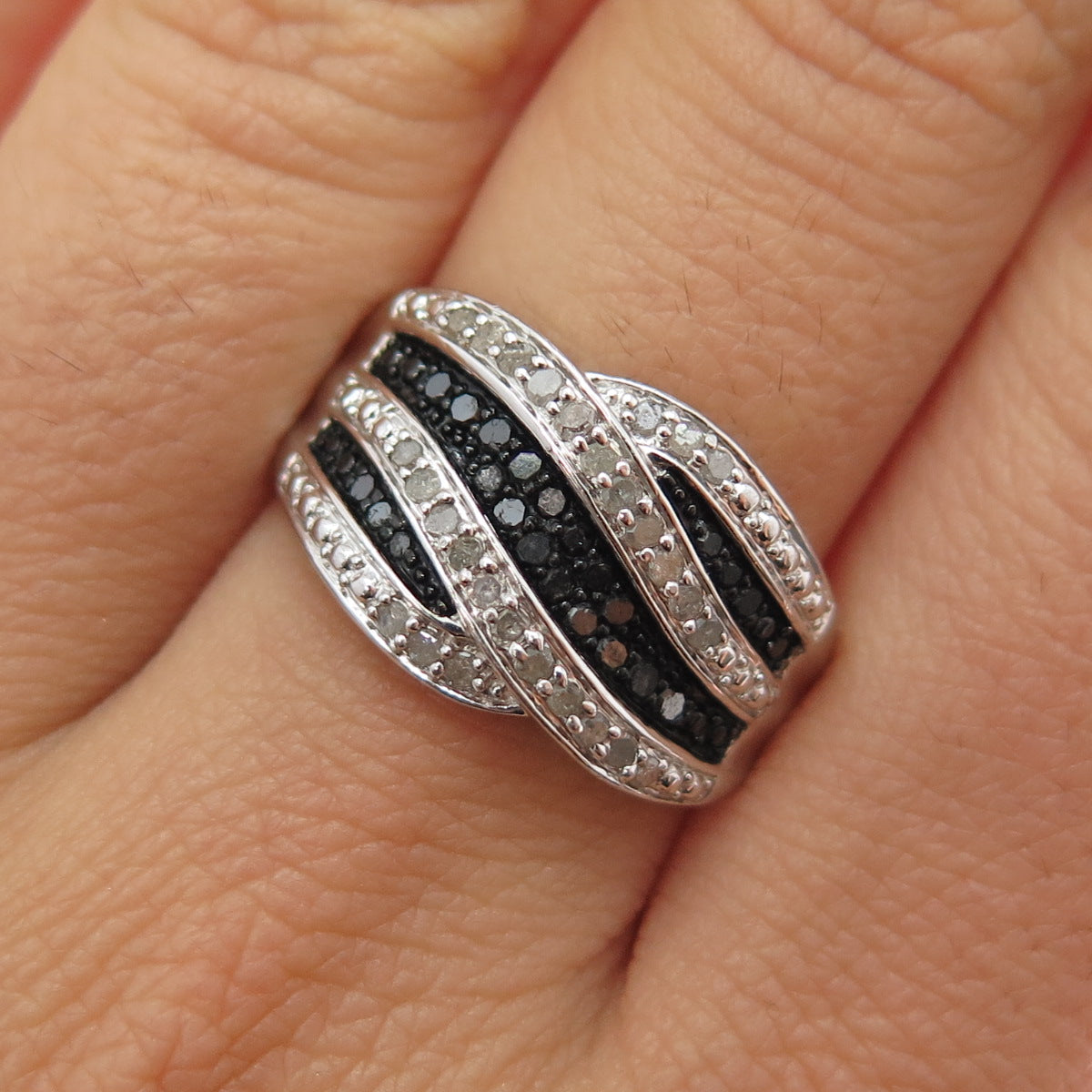 925 Sterling Silver Real Round-Cut Black & White Diamond Ring Size 7