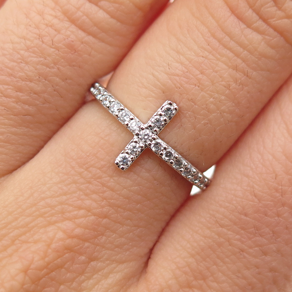 925 Sterling Silver Round-Cut C Z Cross Ring Size 6.25