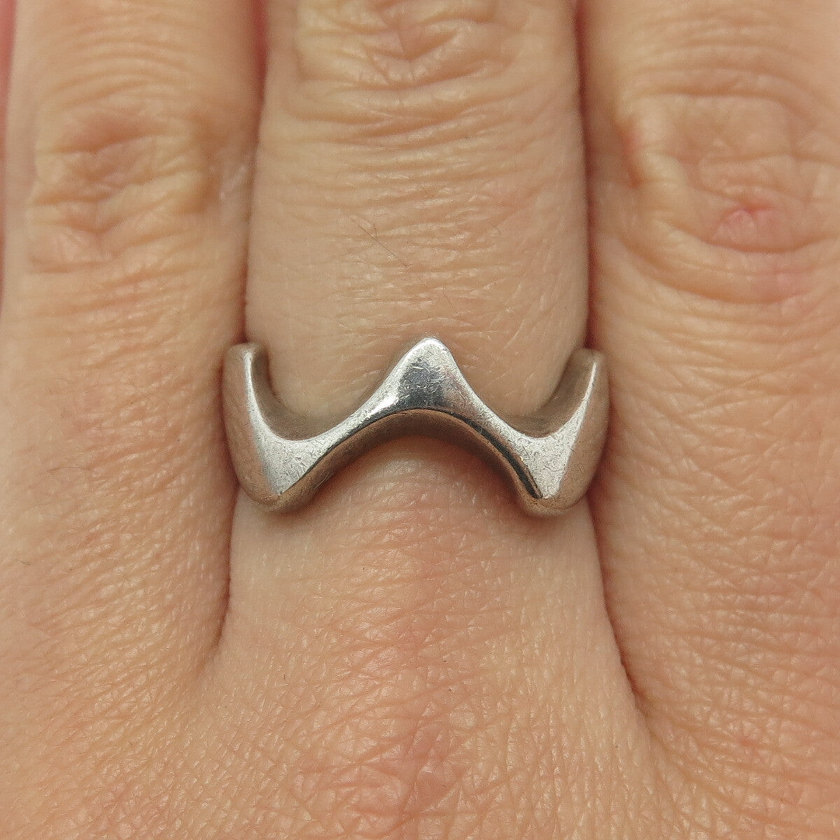 925 Sterling Silver Vintage Israel Wavy Oxidized Ring Size 8.25