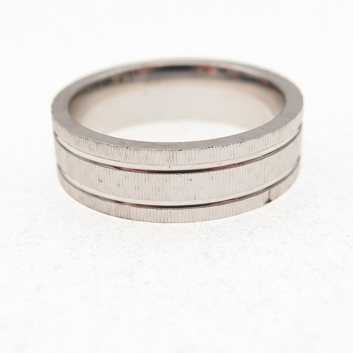 925 Sterling Silver Lined Band Ring Size 6.25