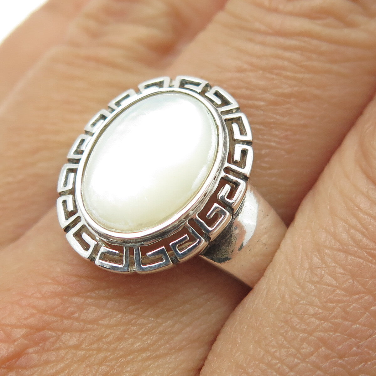 925 Sterling Silver Vintage Real Mother-of-Pearl Greek Maze Ring Size 9.25