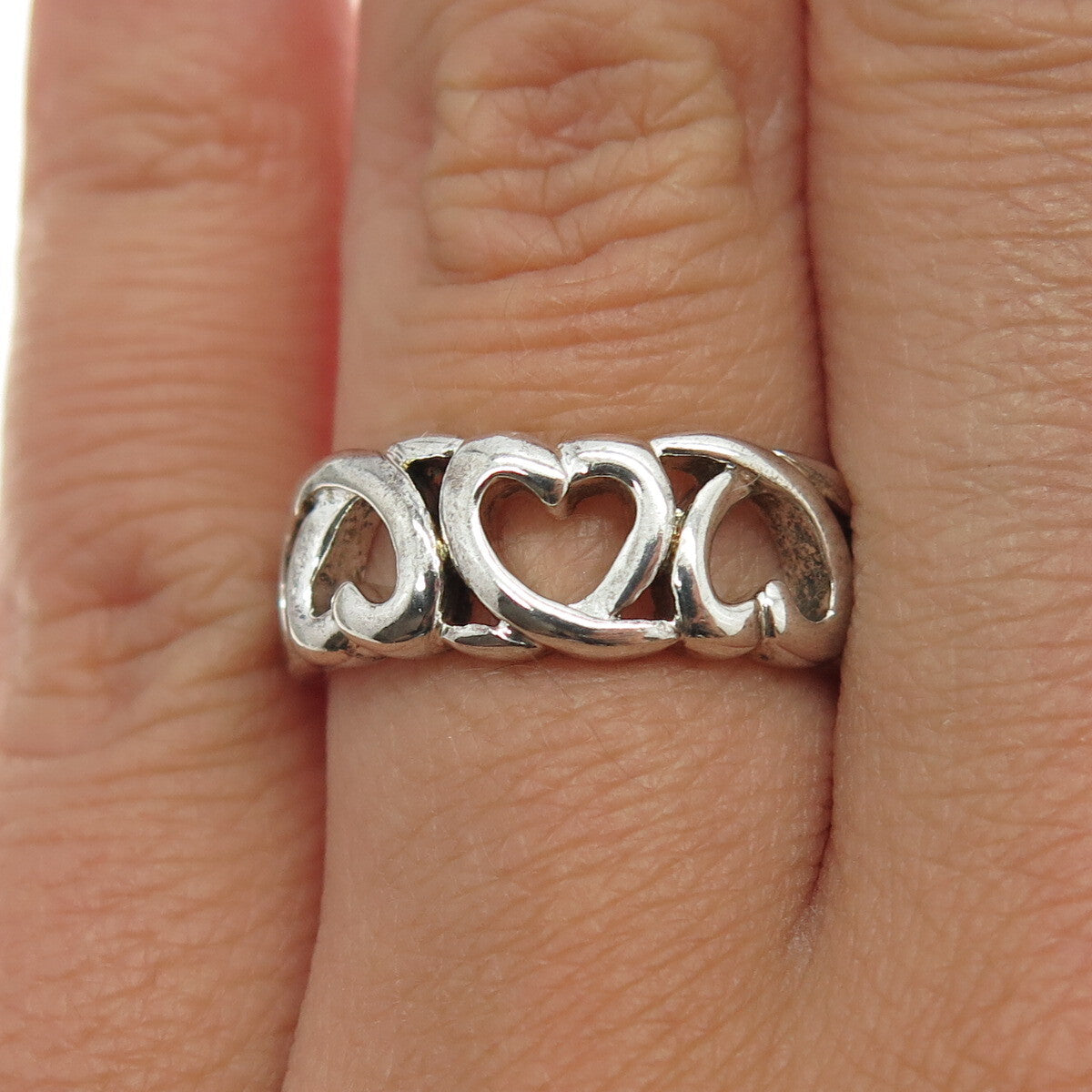 925 Sterling Silver Vintage Loving Heart Ring Size 7.25