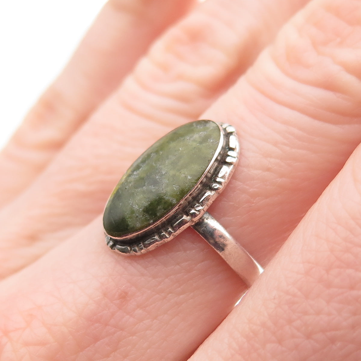 925 Sterling Silver Vintage Real Jade Bamboo Oxidized Ring Size 6.25