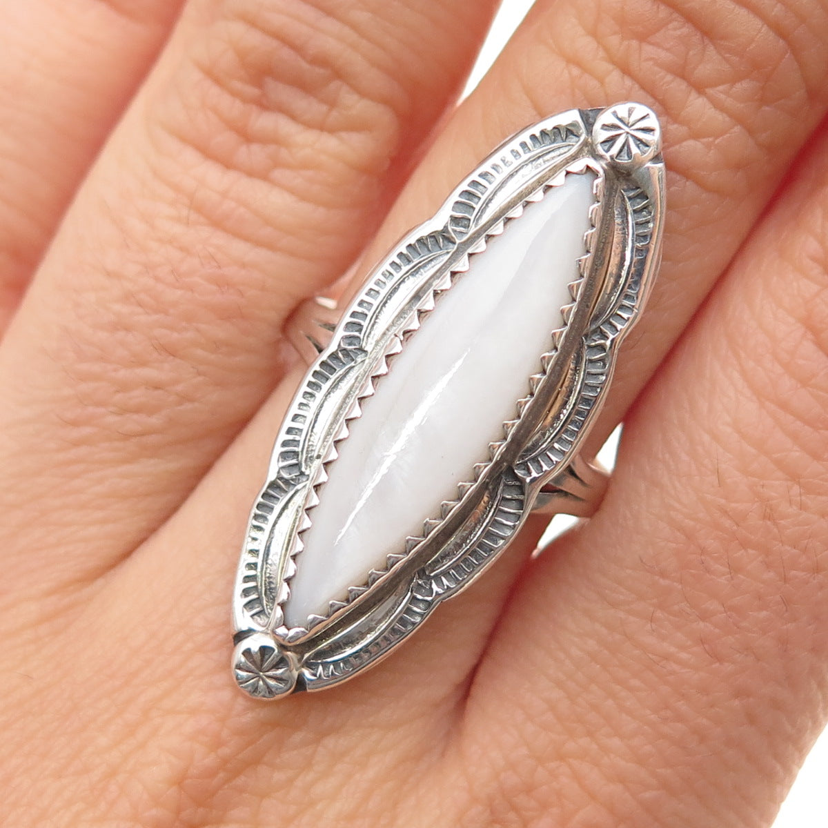 Albert Payton Navajo Old Pawn Sterling Silver Vintage MOP Tribal Ring Size 10