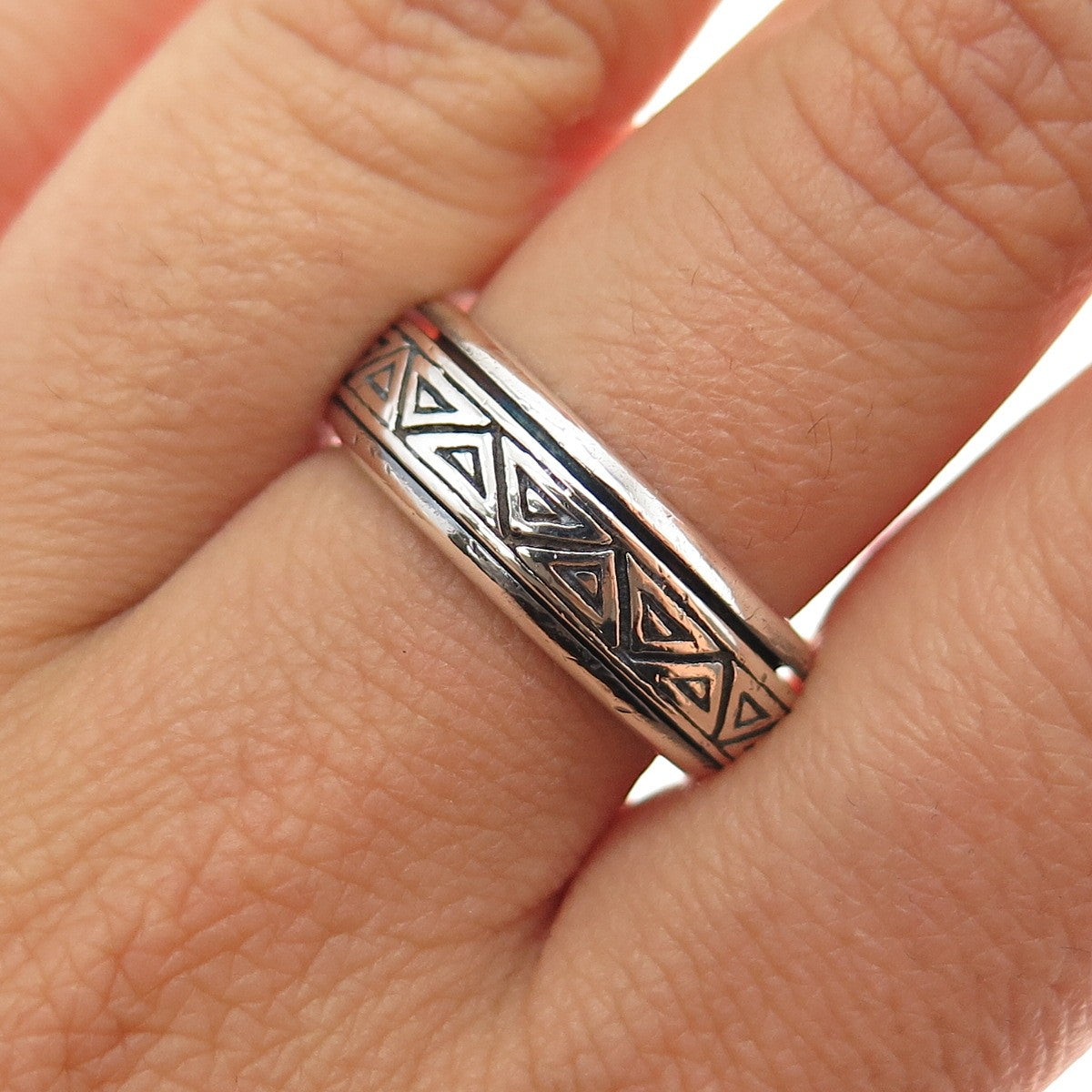 925 Sterling Silver Vintage Triangle Rotating Band Oxidized Ring Size 7.5