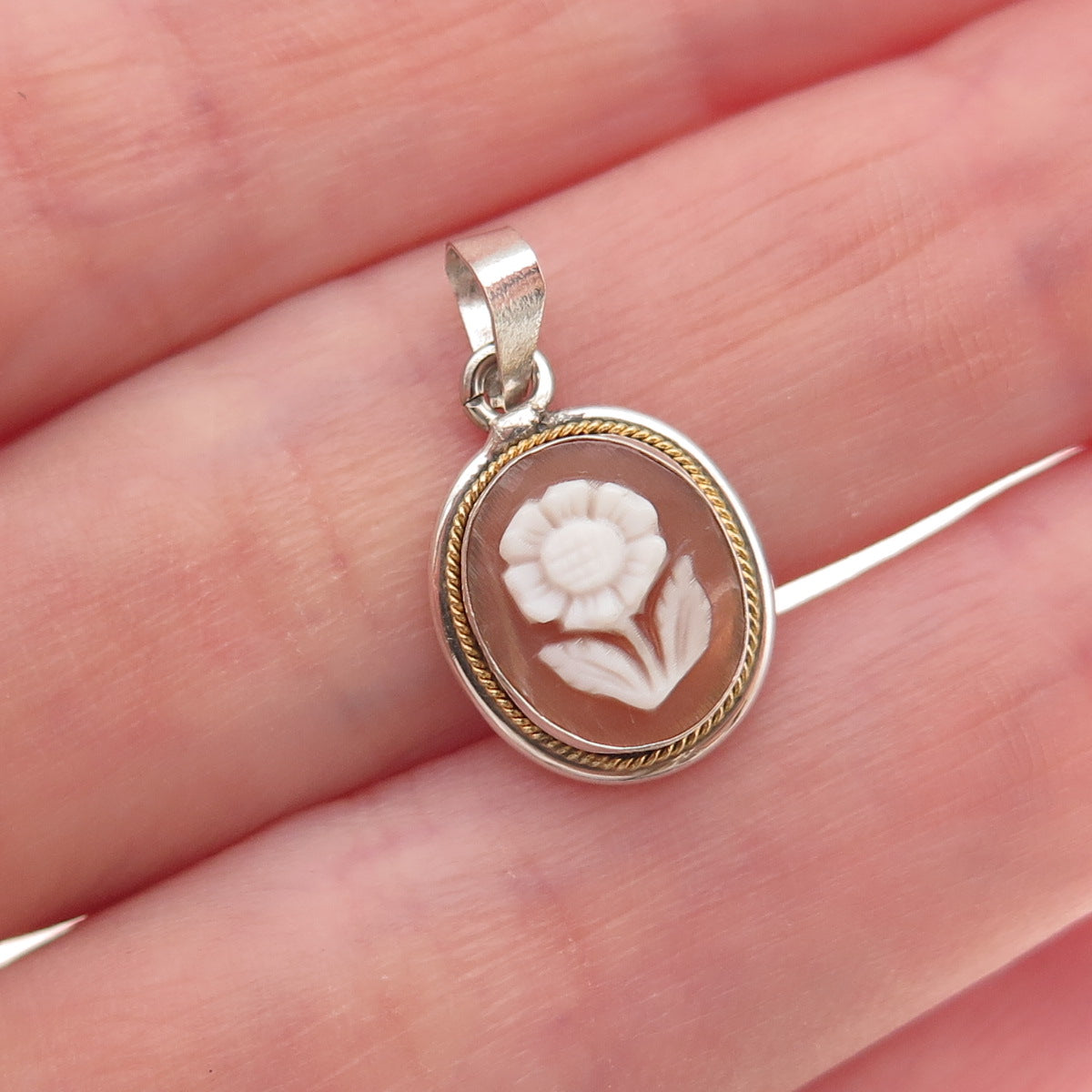 925 Sterling Silver 2-Tone Vintage Real MOP Floral Cameo Charm Pendant