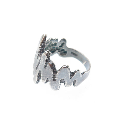 925 Sterling Silver Vintage Modernist Heartbeat Oxidized Ring Size 8.25