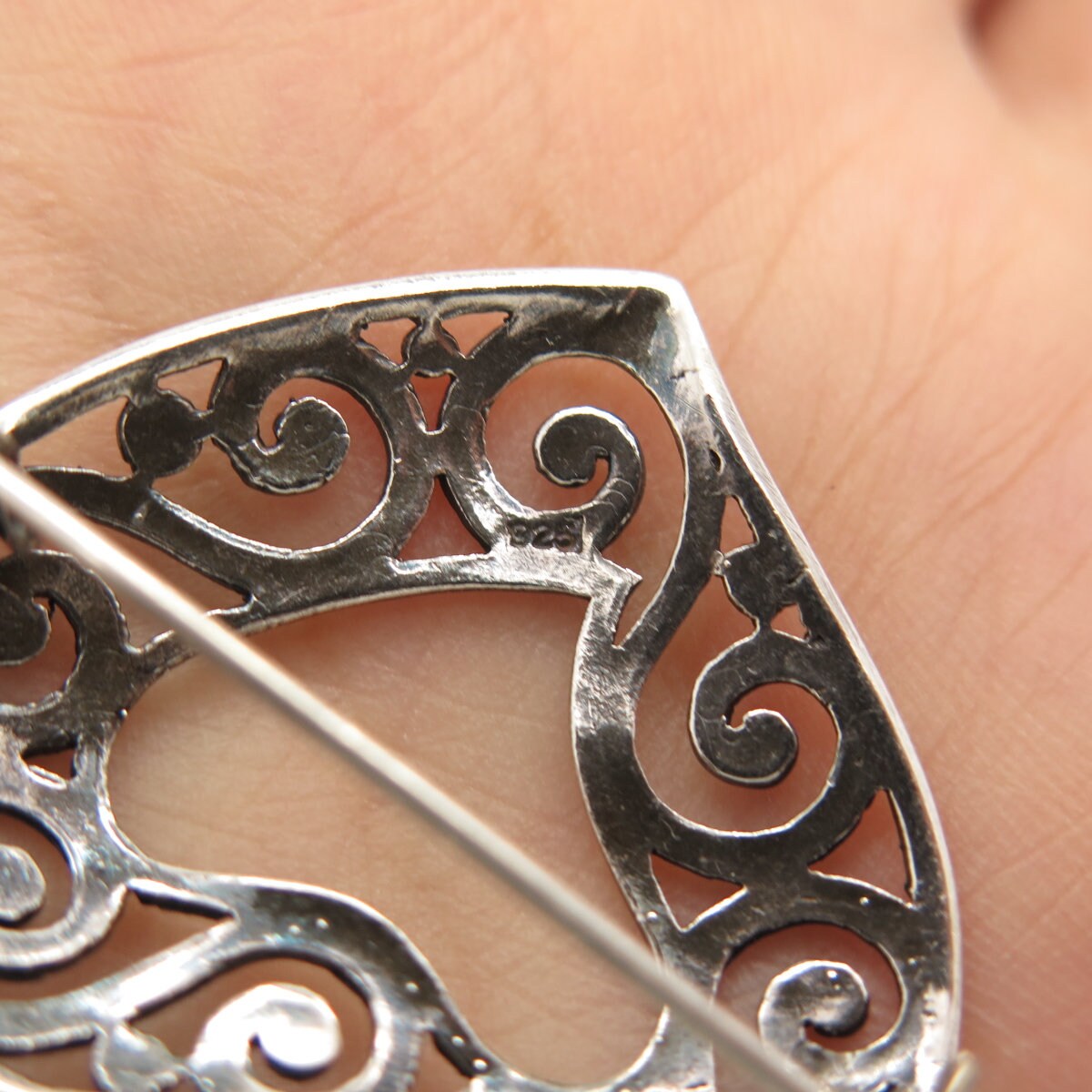 925 Sterling Silver Vintage Heart Ornate Pin Brooch