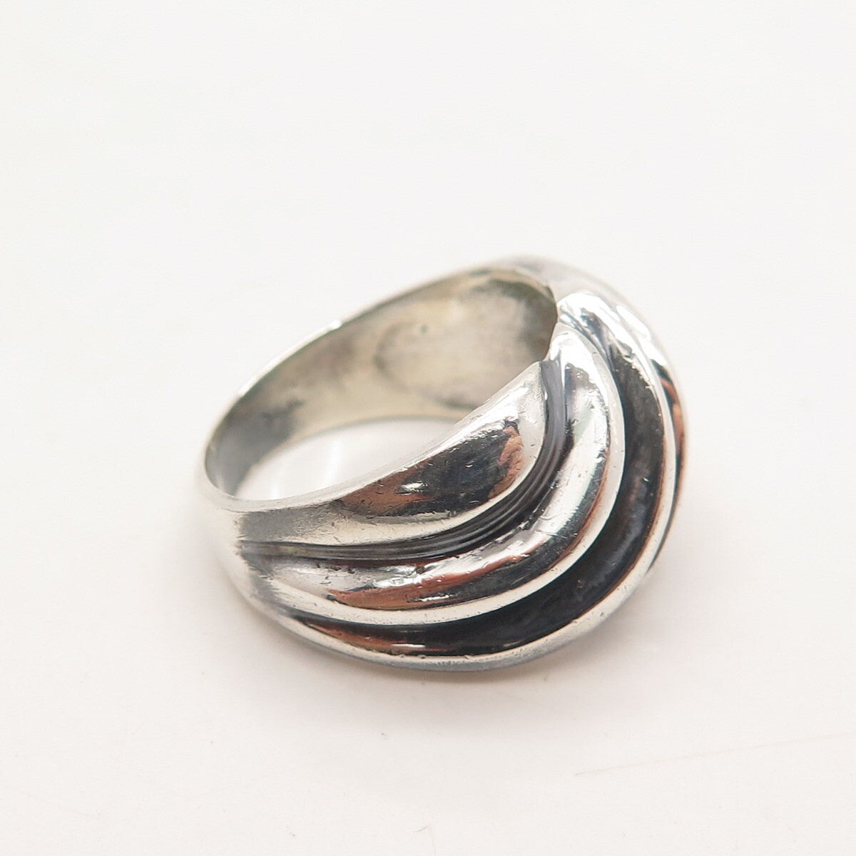 925 Sterling Silver Vintage Ribbed Ring Size 7.75