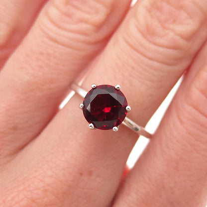 Dazzlers 925 Sterling Silver Vintage Real Round-Cut Red Garnet Ring Size 6