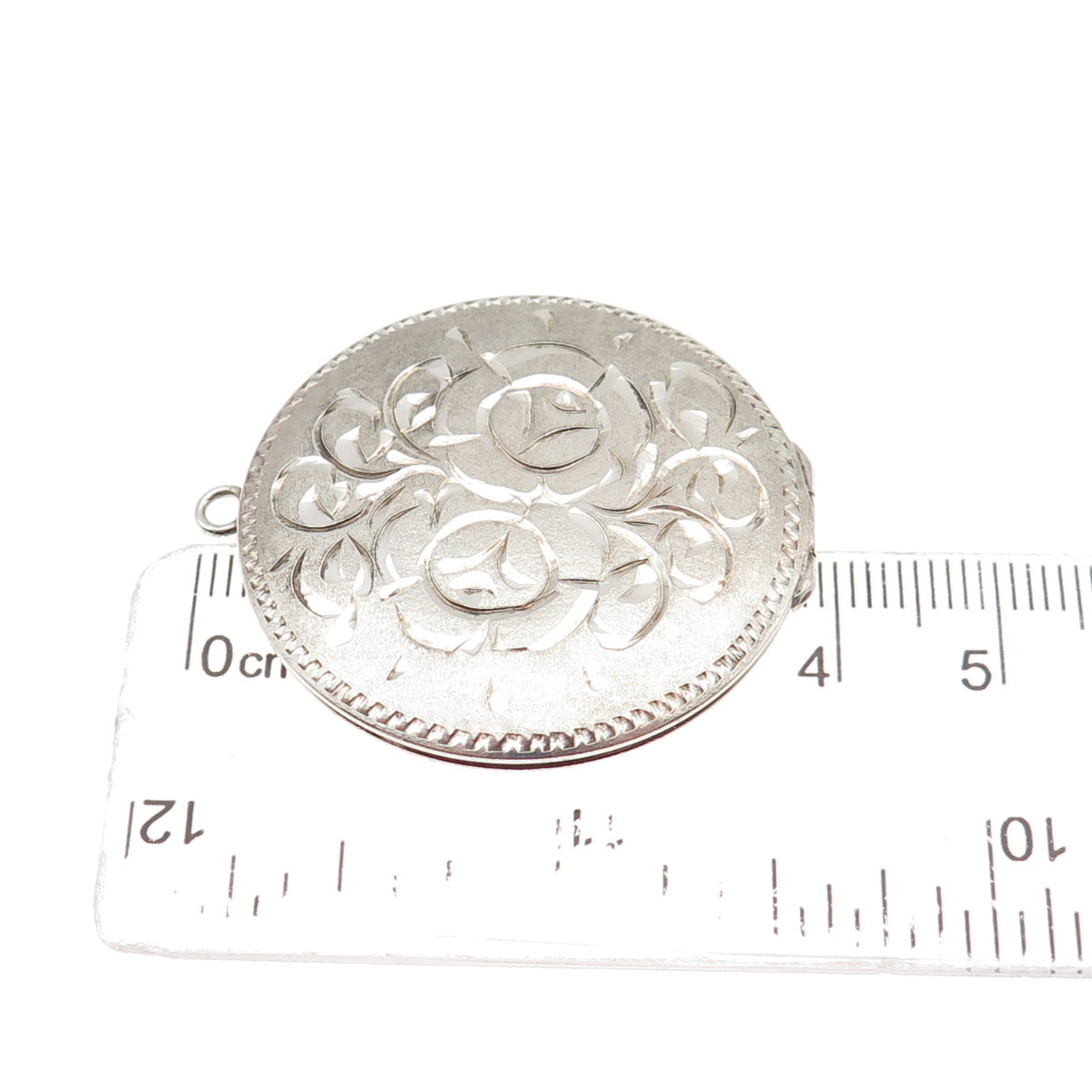 925 Sterling Silver Vintage 1977 LW Birmingham Engraved Floral Locket Pendant