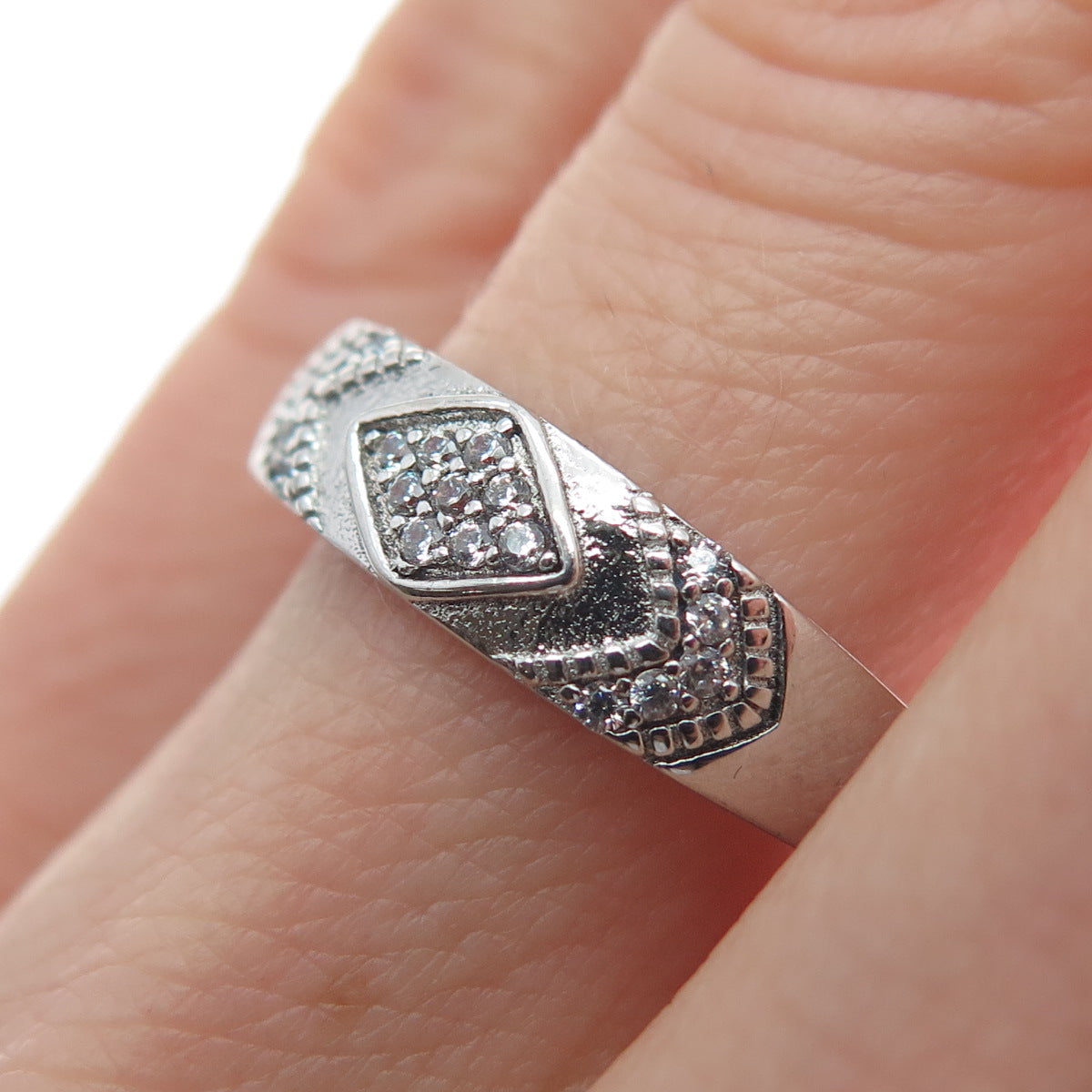 925 Sterling Silver Round-Cut C Z Sparkle Band Ring Size 7.25