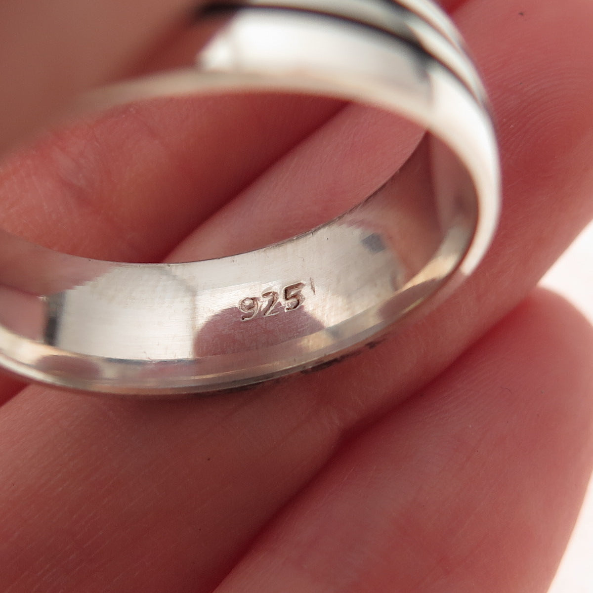 925 Sterling Silver Vintage Lined Oxidized Band Ring Size 10.25