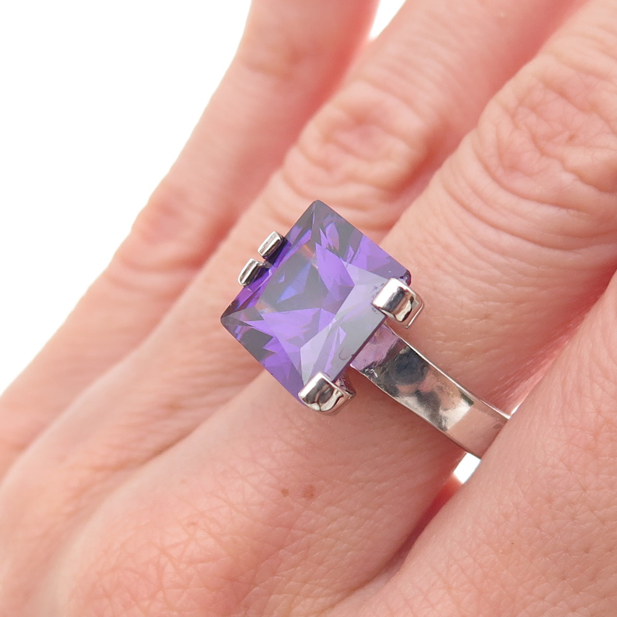Charles Winston 925 Sterling Silver Princess-Cut Purple C Z Ring Size 8.5
