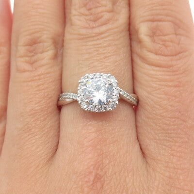 925 Sterling Silver Round-Cut Shaped C Z Ring Size 7.5