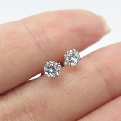 HAN 925 Sterling Silver Round-Cut Shaped C Z Stud Earrings