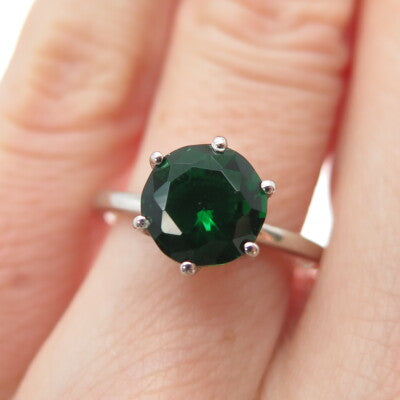 DAZZLERS 925 Sterling Silver Round-Cut Nano Chrome Diopside Ring Size 6.25