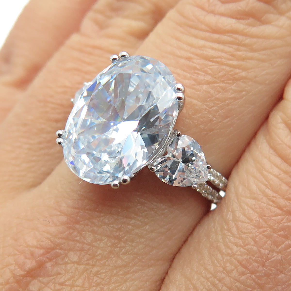 925 Sterling Silver Oval Heart & Round-Cut C Z Engagement Ring Size 8.25