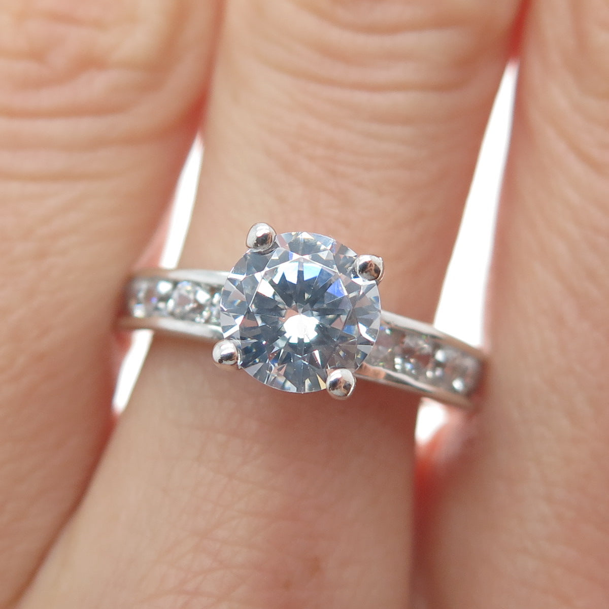 925 Sterling Silver Round-Cut C Z Engagement Ring Size 6.5