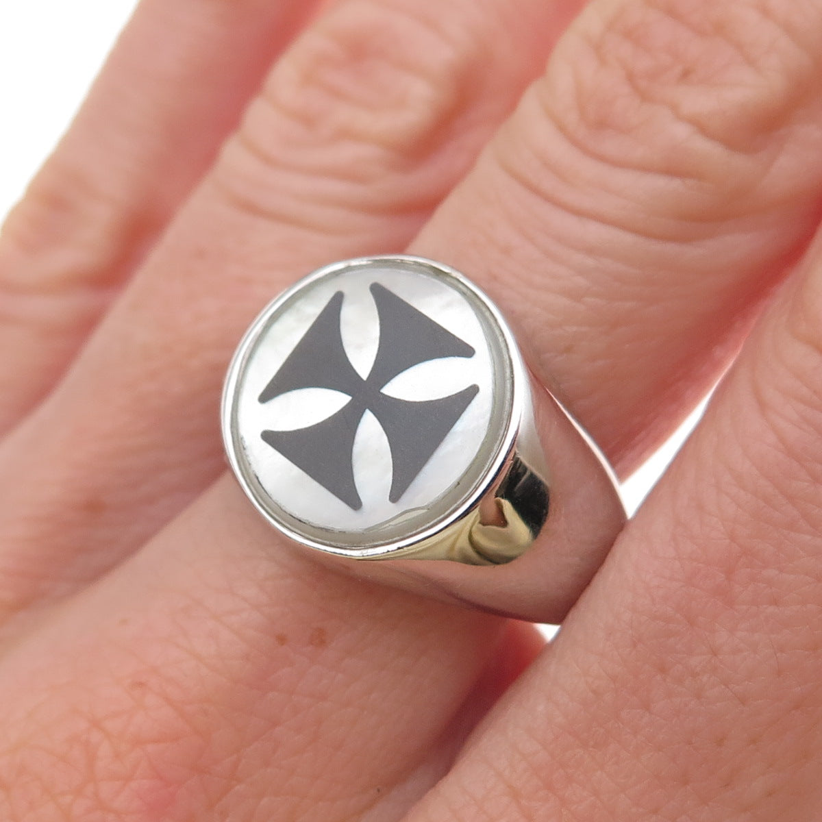 Dasan 925 Sterling Silver Real MOP Cross Signet Ring Size 10.25