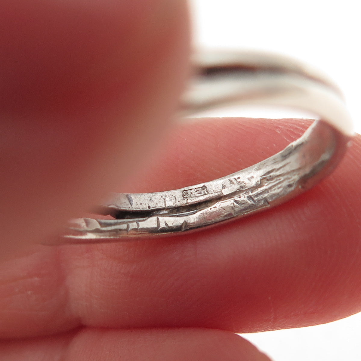 925 Sterling Silver Vintage Real Amethyst Modernist Oxidized Ring Size 7.75