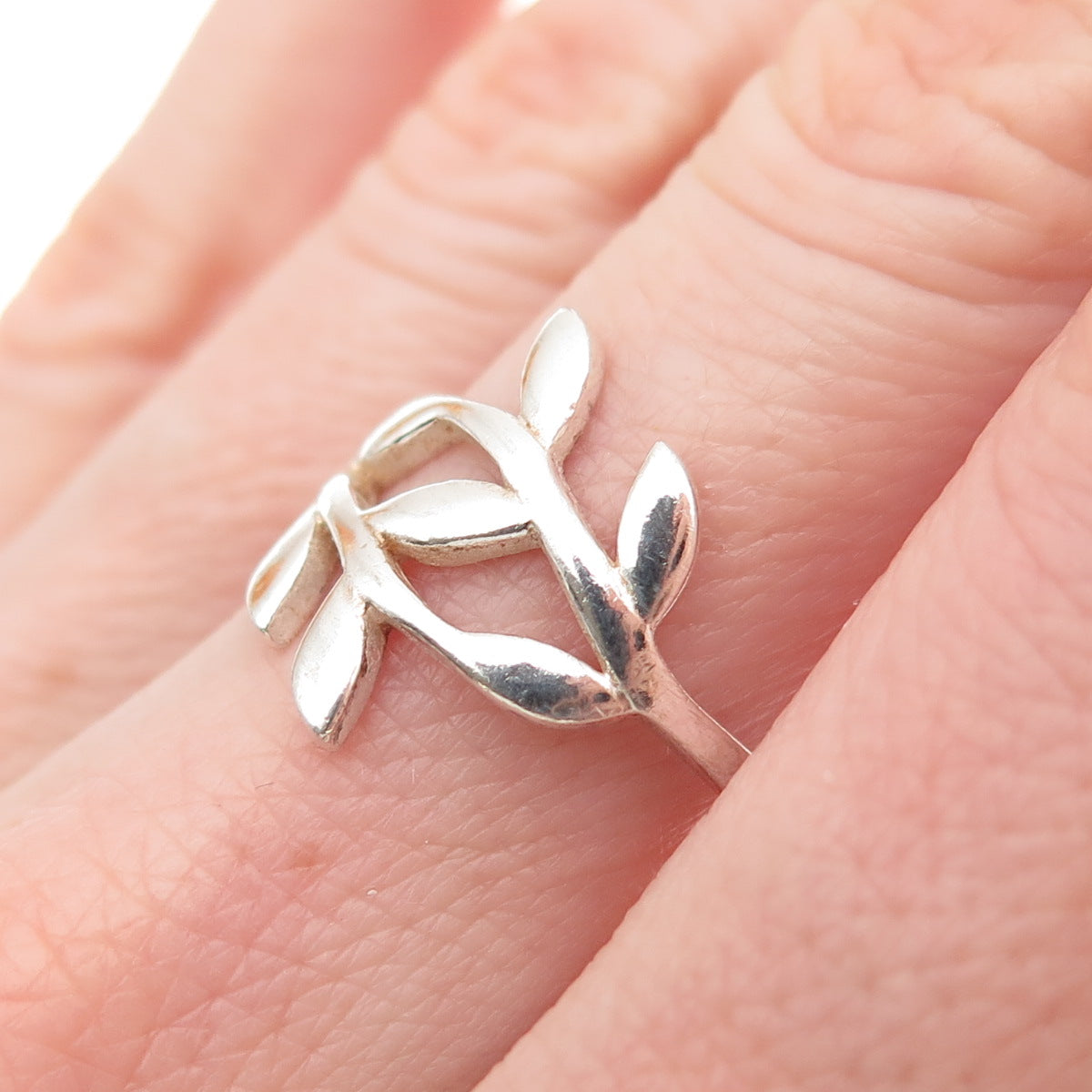 The Morning After 925 Sterling Silver Laurel Leaf Bypass Ring Size 8.25