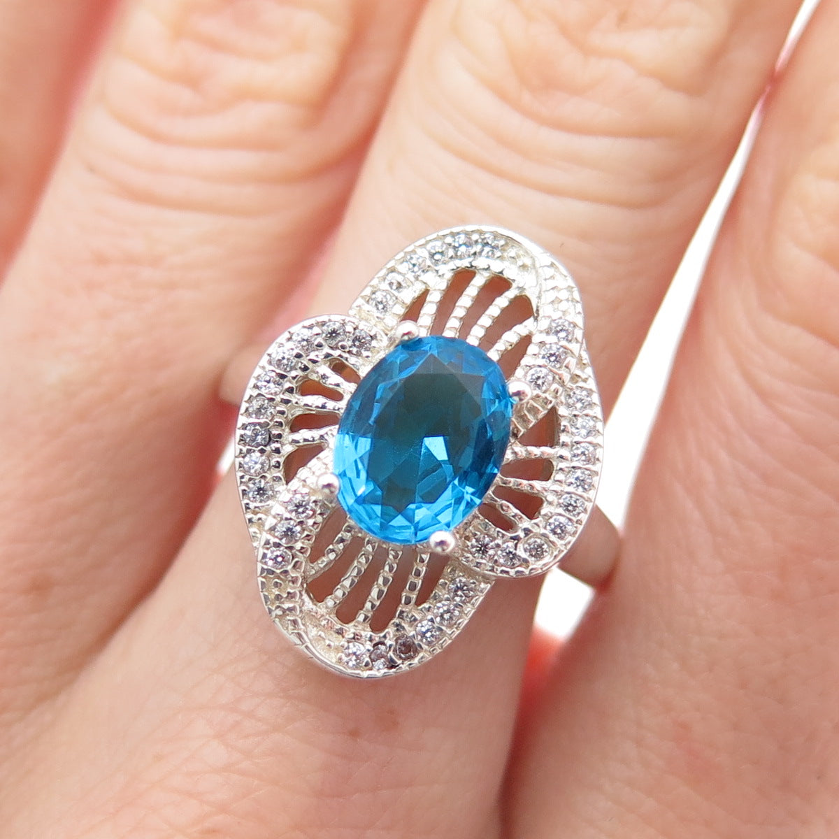 925 Sterling Silver Blue & White C Z Flower Ring Size 7.5