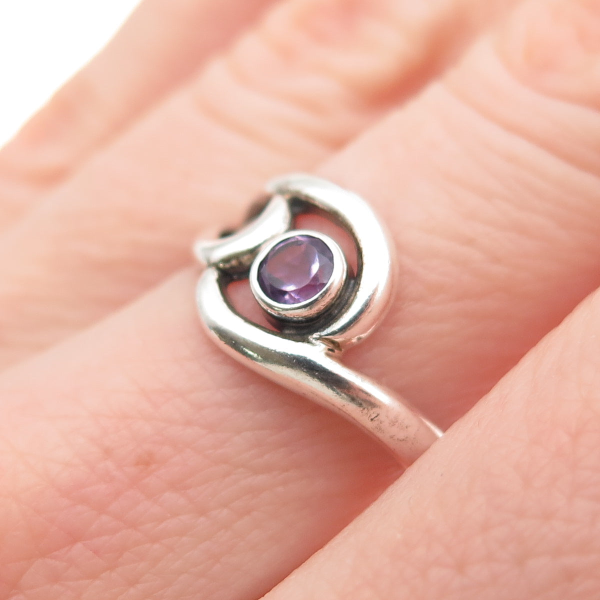 925 Sterling Silver Vintage Real Amethyst Modernist Swirl Ring Size 6.75