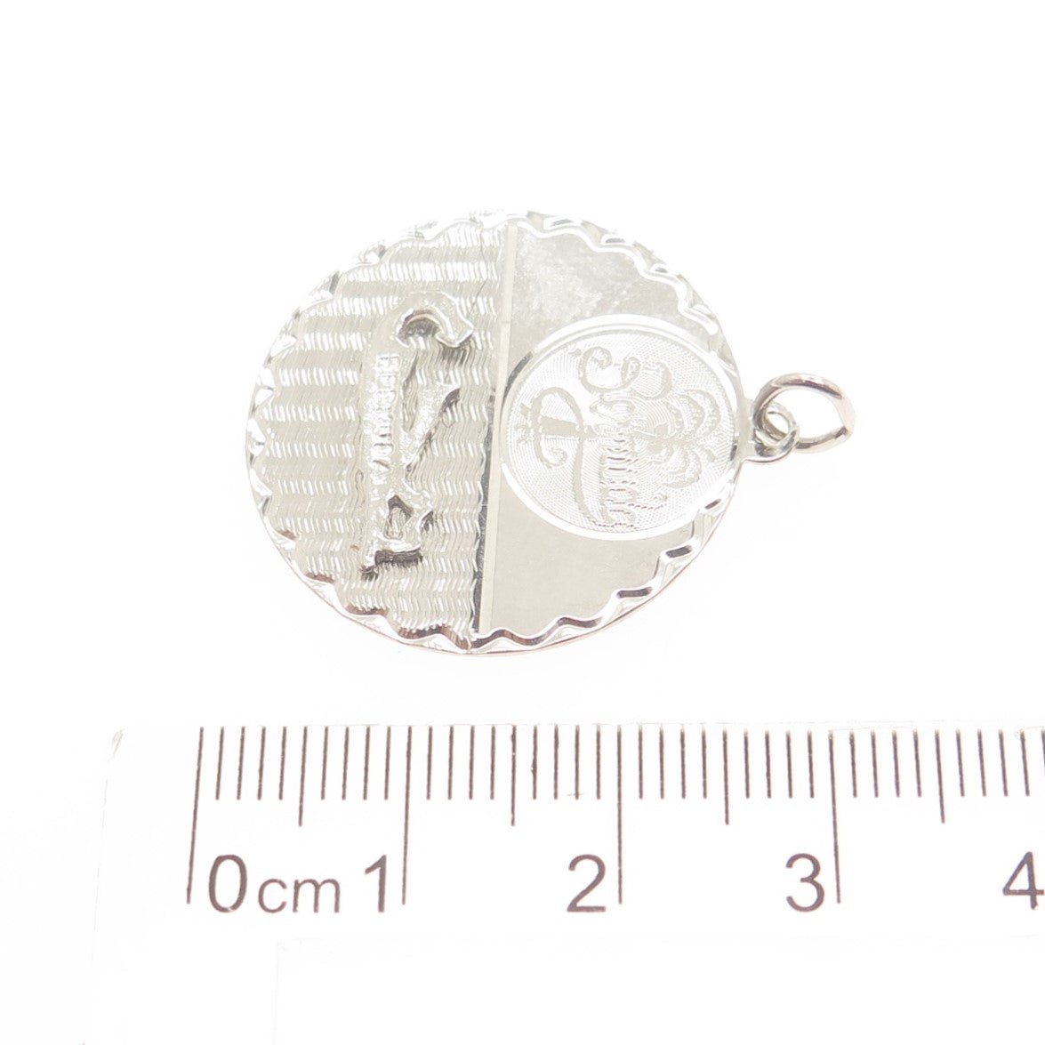 CREA 925 Sterling Silver Vintage Bermuda Round Charm Pendant