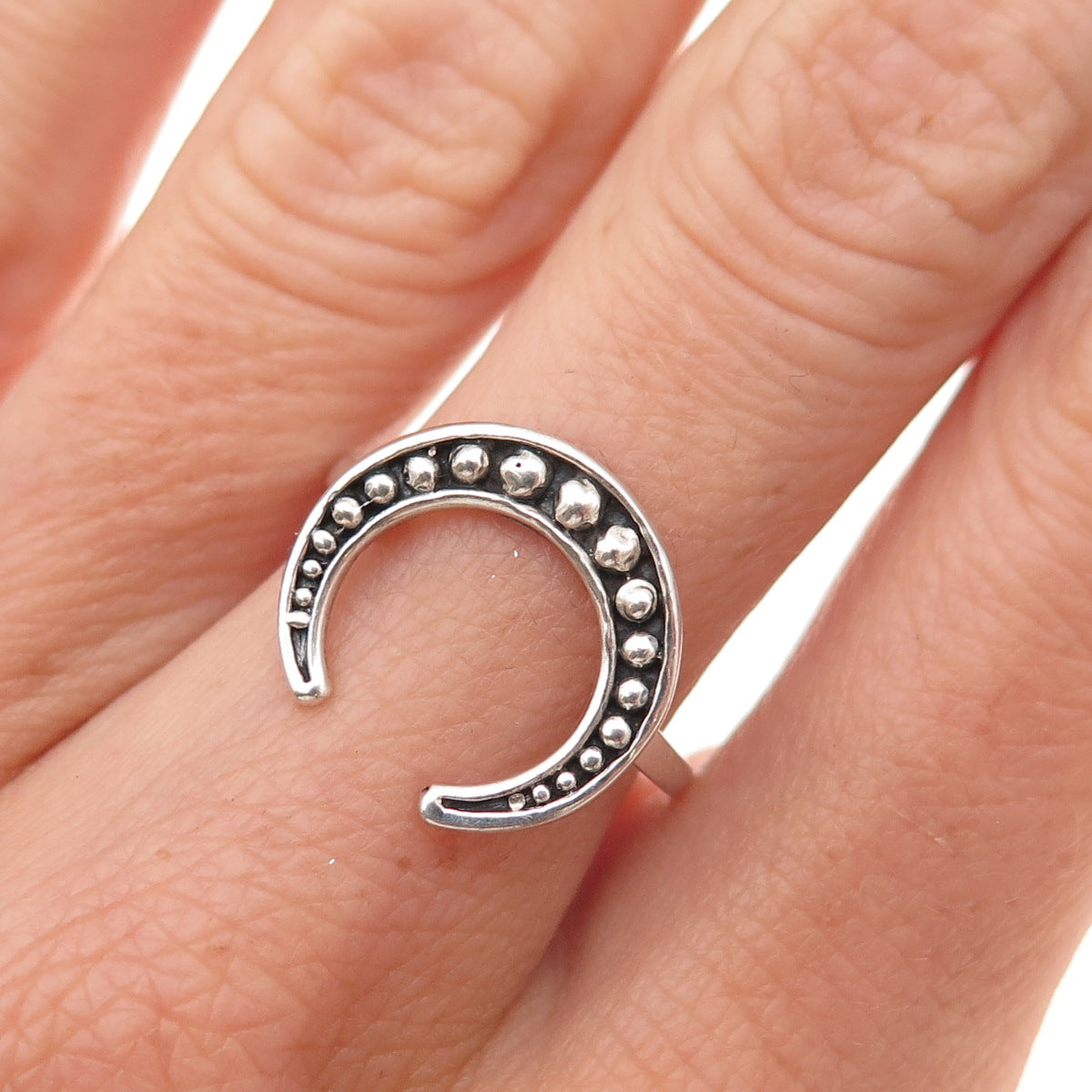 925 Sterling Silver Vintage Crescent Beaded Oxidized Ring Size 7
