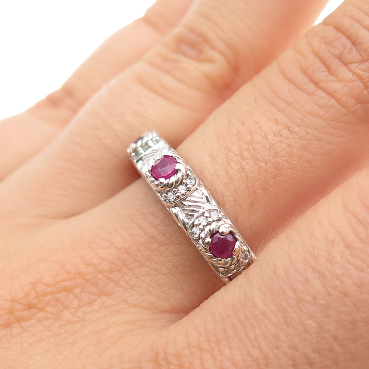 JUDITH RIPKA 925 Sterling Silver Real Round-Cut Ruby & C Z Band Ring Size 11.25